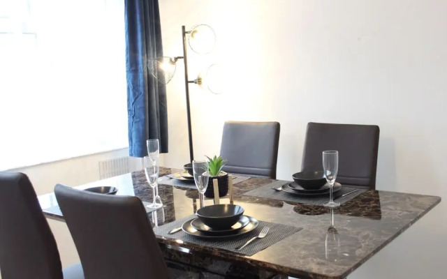 6guests-parking-nearstansted-accessible