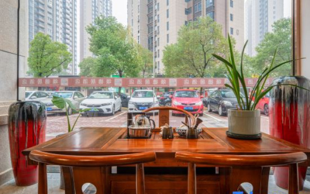 Songdeju Hotel (Jiujiang Lushan Station Zhonghua Xianmu Garden Branch)