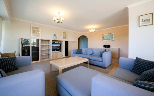 Albacore Unit 4, 12 Ondine Close