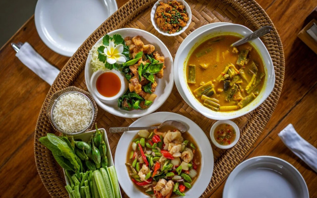 Donsak Orchid Resort