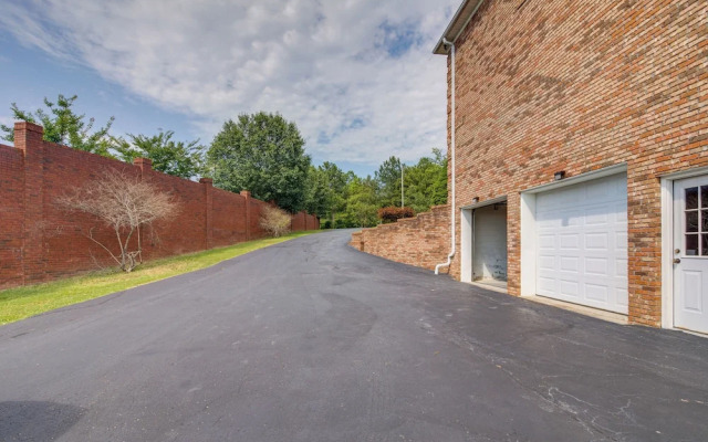 Tennessee Vacation Rental w/ Balcony!