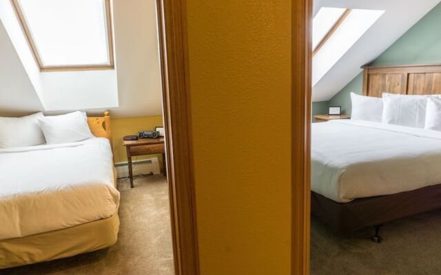 Bright Winter Stay W/skylight 2br/ba Short Stroll To Main St 2 Bedroom Condo by RedAwning