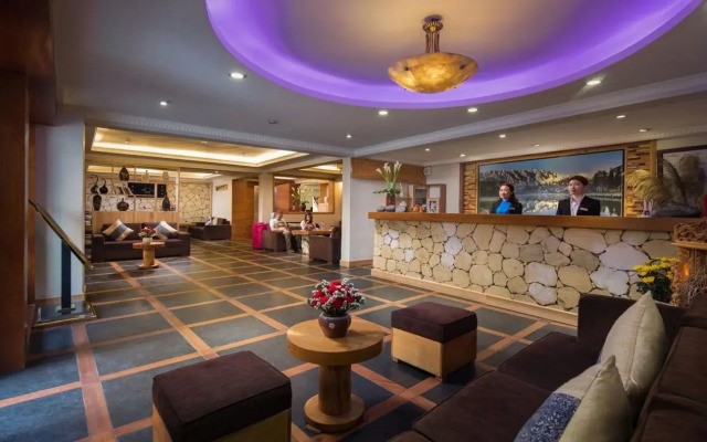 Sunny Mountain Hotel