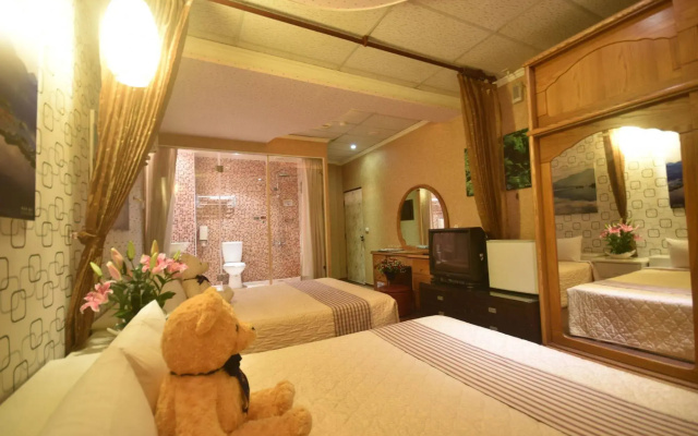 Sun Moon Love Hotel