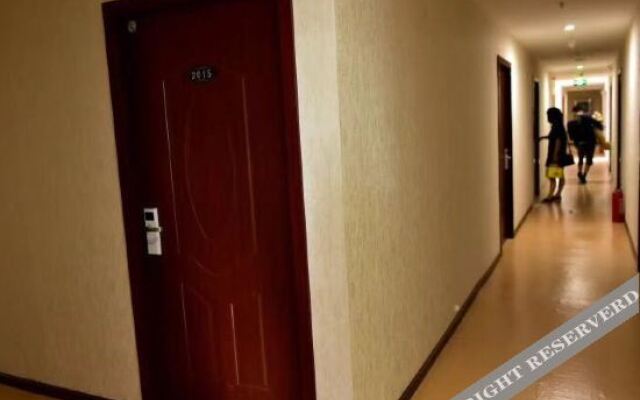 Oyo Zhuji Hi Wave Hotel