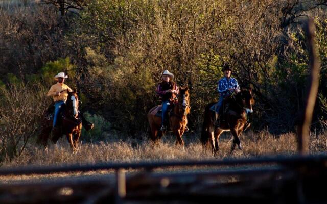 Rancho De La Osa Guest Ranch