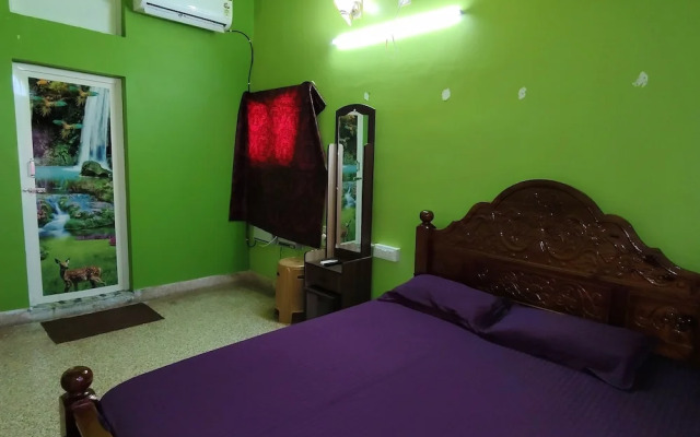 Square & Dormitory Stays