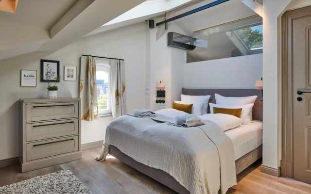 Goldmädchen 93 - Honeymoon Suite