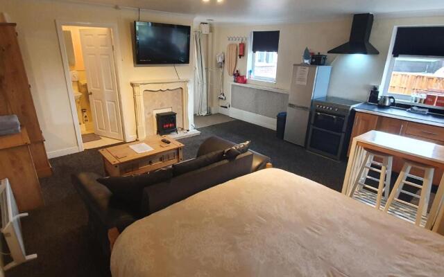 Sherwood Studio Annexe 1 Bedroom Entire Property