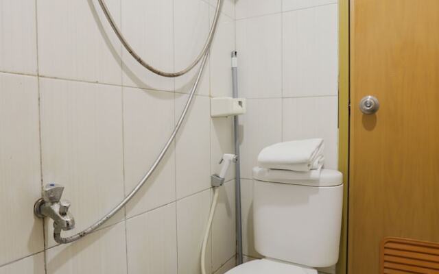 Lauv Room Grand Centerpoint by OYO Rooms