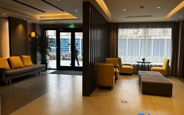 Yue Gaming Hotel (Shanghai Zhoupu Xiaoshanghai Pedestrian Street)