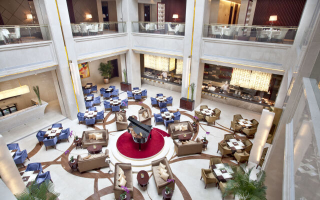 Regal Plaza Hotel & Residence Waigaoqiao