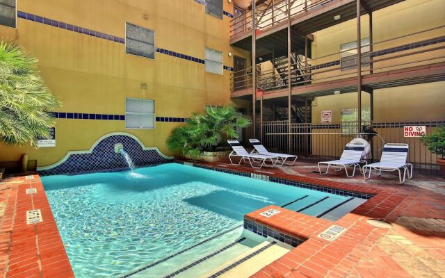 AustinStays 4 Bedroom Suite