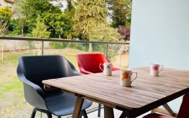 Lux Green Flat in Center-Parking&Terrace