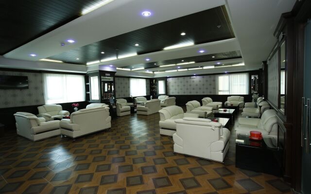 Crystal Palace Hotel