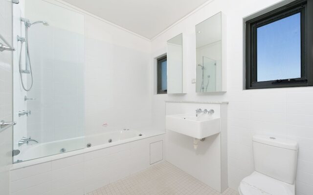 One Mile Ridge, 12/26 One Mile Close