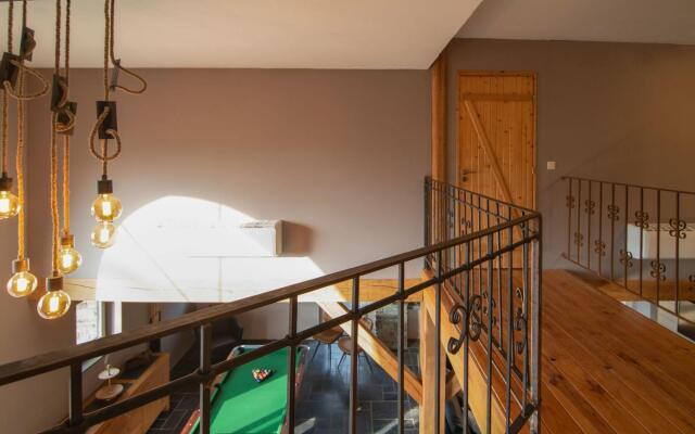 Very spacious house with sauna, spa and countryside views
