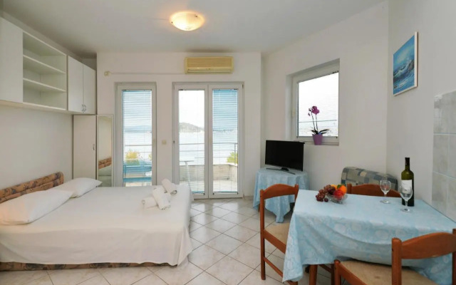 Apartman Mana, Murter