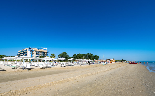 Roses Hotel
