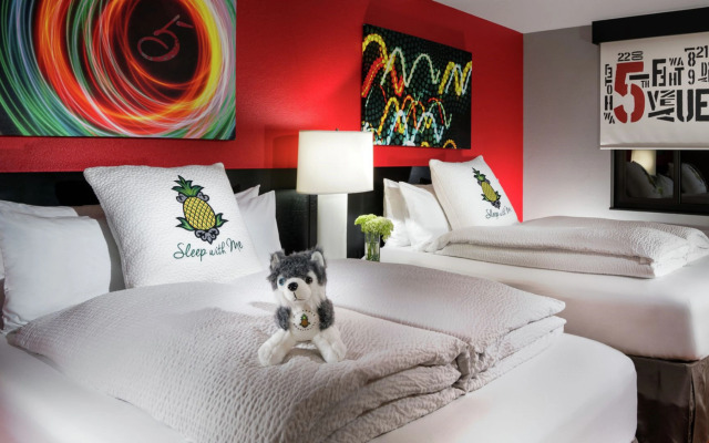 Staypineapple, Hotel FIVE, Downtown Seattle