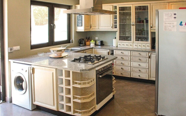 Stunning Home in Silves With Wifi and 4 Bedrooms