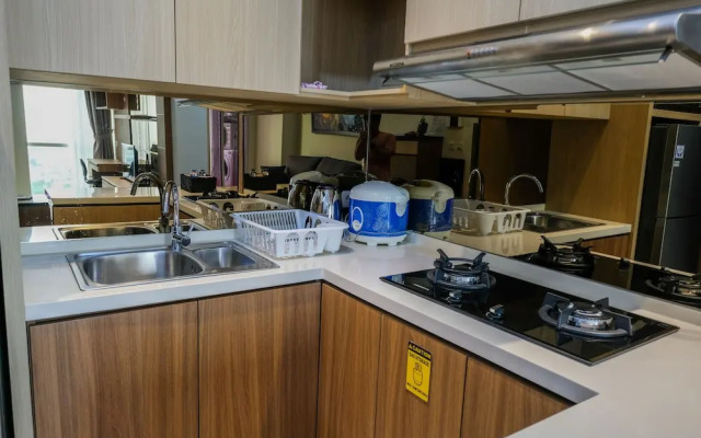 Strategic Location 2Br Gallery West Apartment