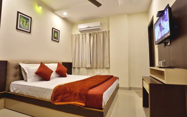 OYO 22405 Hotel Suraj Palace