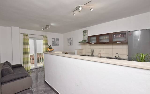 Apartments Mladen
