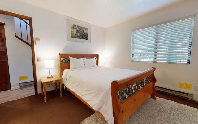 Snowflower 20 Pet-Friendly, Spacious Corner Unit With Great Complex Amenities by RedAwning