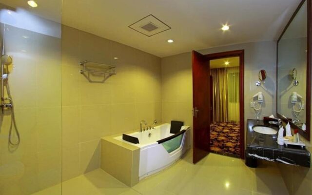 Rocky Plaza Hotel Padang