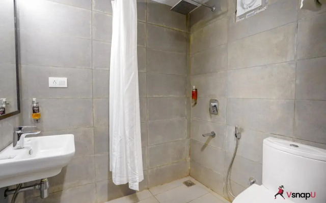 Oyo Premium Candolim Beach