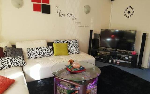 Fully Furnished 1 Double Bedroom