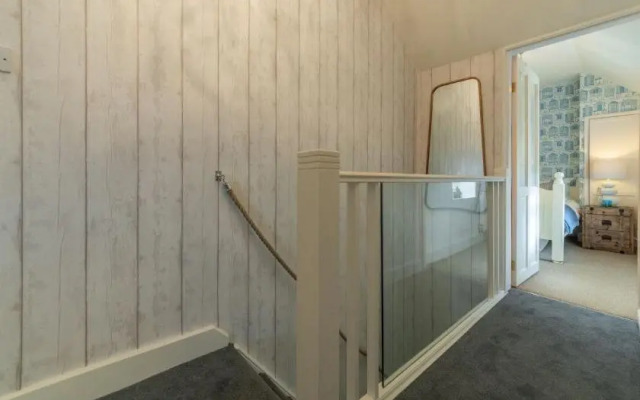 No33 Seagull Cottage