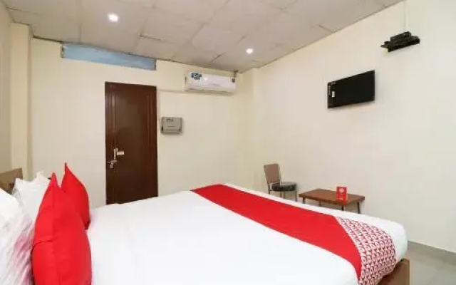 OYO 24448 Flagship Moon Light Guest House