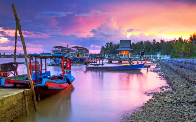Pranee Beach Bungalows