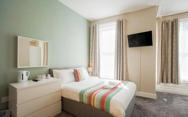 The Georgian Hollies