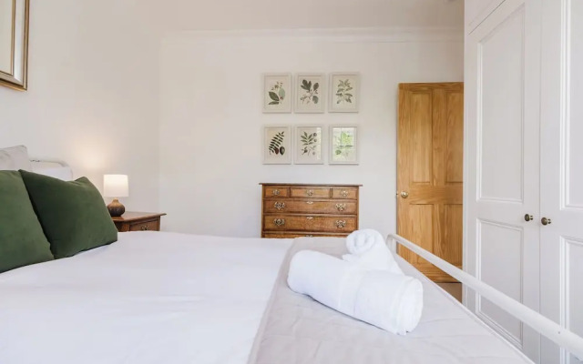 Stylish Townhouse Annexe Cheltenham