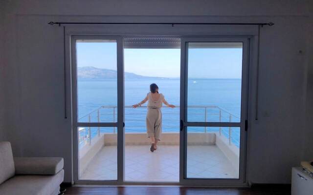 Apartment With one Bedroom in Sarandë, With Wonderful sea View and Terrace - 10 m From the Beach