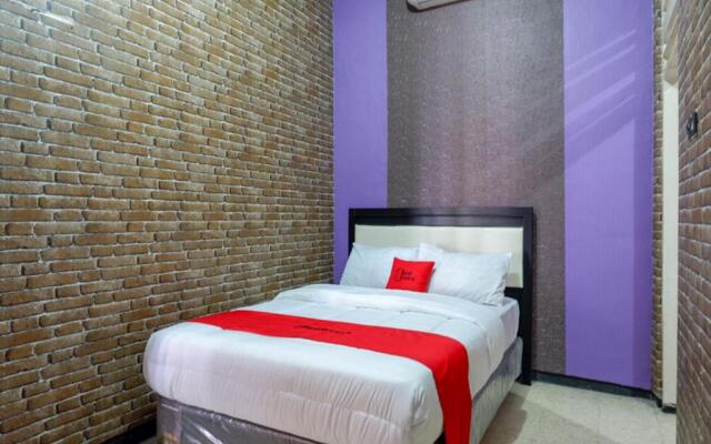 RedDoorz near Stasiun Kebumen