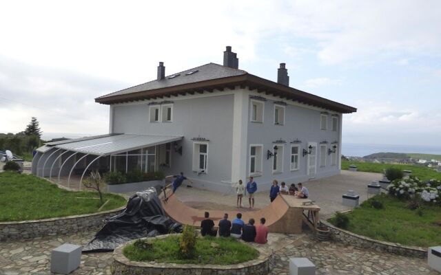 Alma Surf School