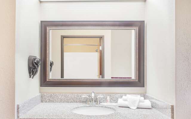 Super 8 by Wyndham Central City