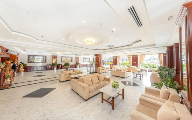 Van Phat Riverside Hotel