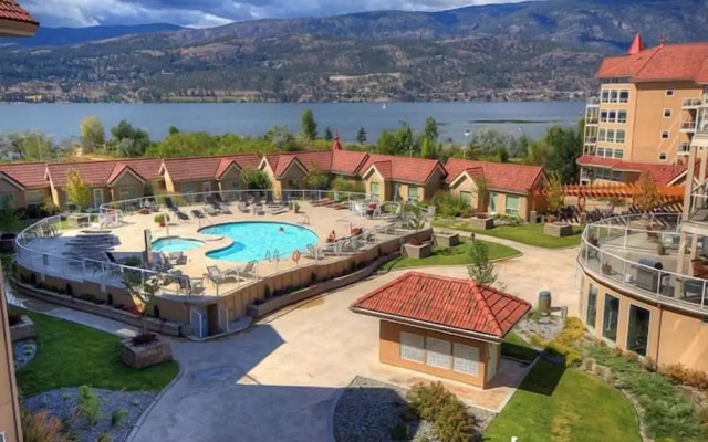 Discovery Bay Resort by DKRA