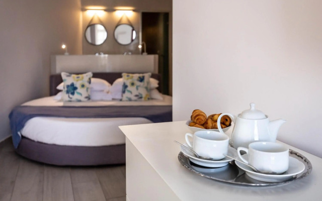 Mar n Mar Crown Hotel and Suites