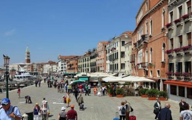 Leone Marciano Venice Apartment with independent and private entrance