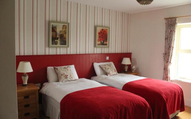 Luachra Lodge