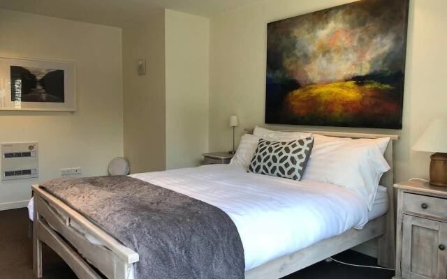 Queenstown Exclusive Retreat with Hot Tub