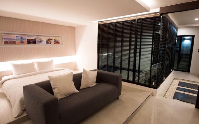 Eya Poolvilla