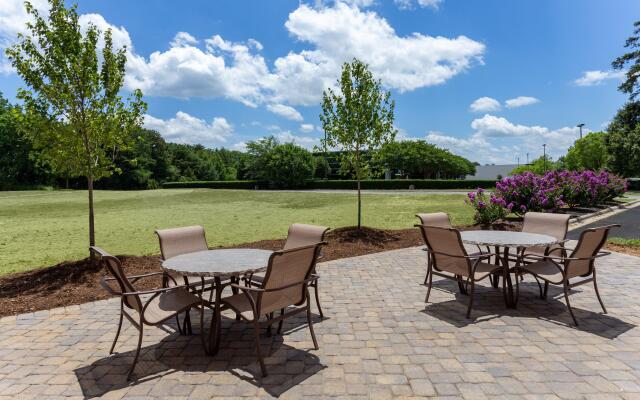 Holiday Inn Express Hotel & Suites Charlotte Arrowood by IHG