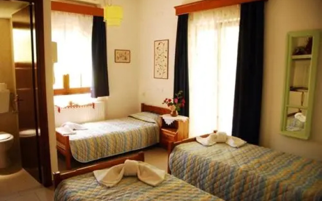 Atzanou Rooms